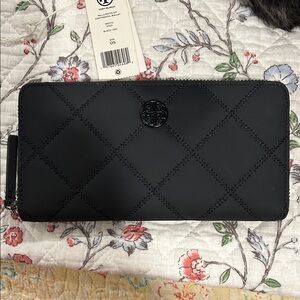 Tory Burch Quilted Willa Matte zip continental wallet NWT